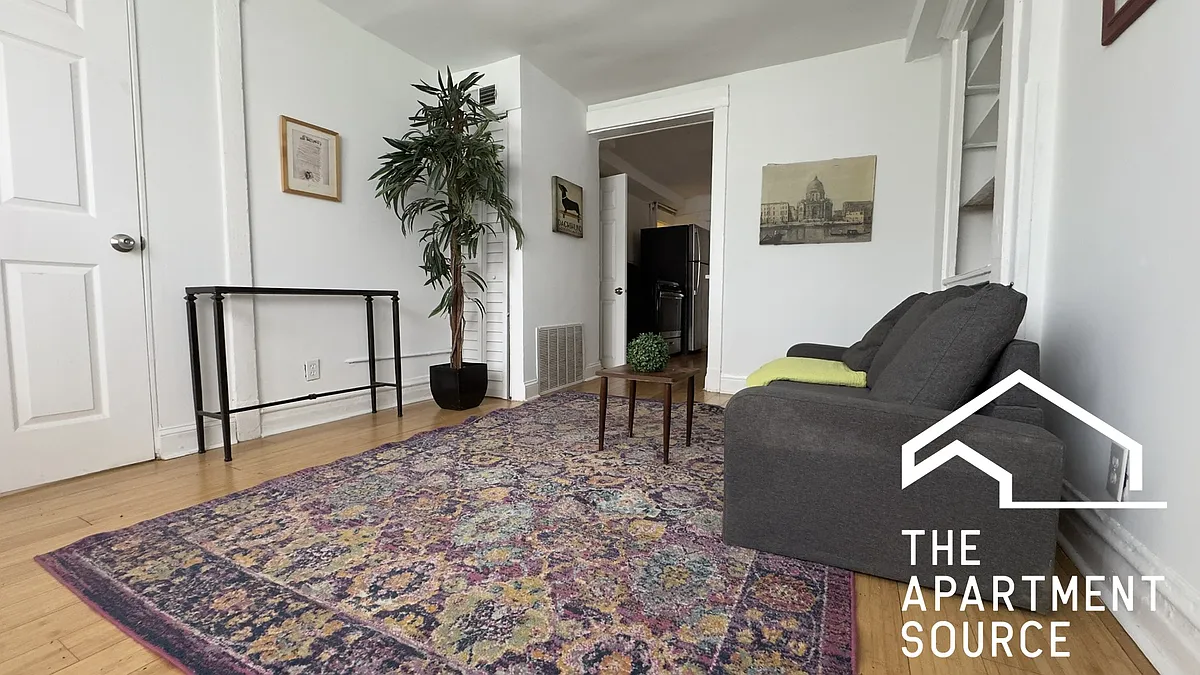 Building Photo - 2642 W Hirsch St #1