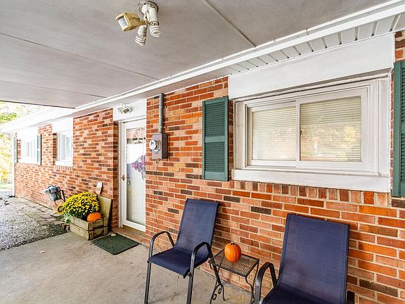 3rd image of 3023 S North Hill Dr
