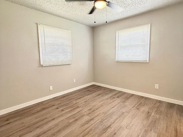 1732 E Dartmouth St — Photo 14