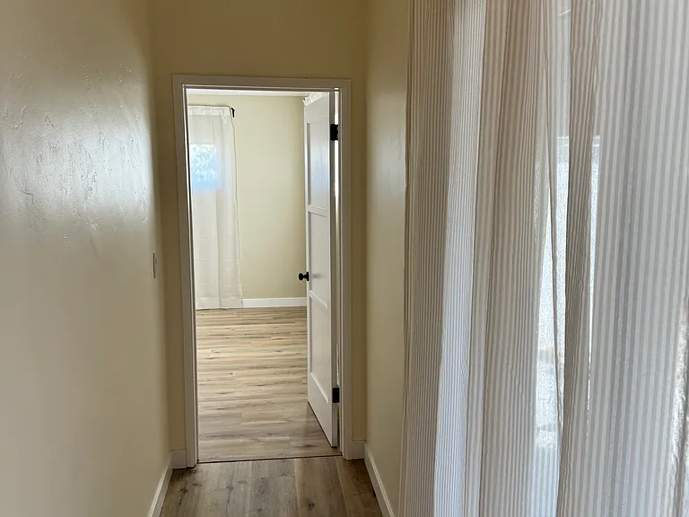 10606 Bryson Ave — Photo 18