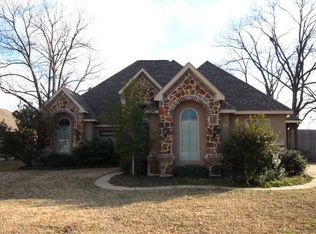 561 E Gee St, Pilot Point, TX 76258