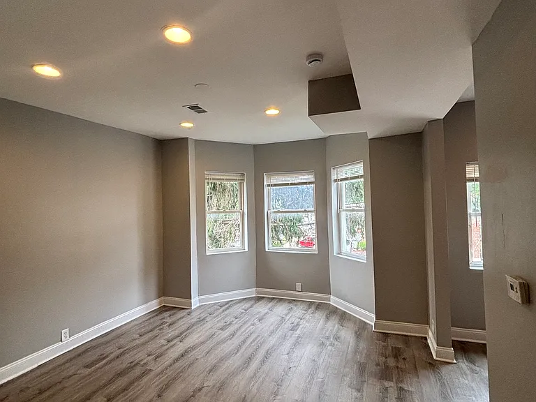 7053 S Dante Ave — Photo 1