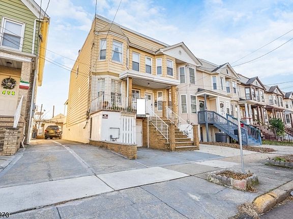3rd image of 956 De Hart Pl