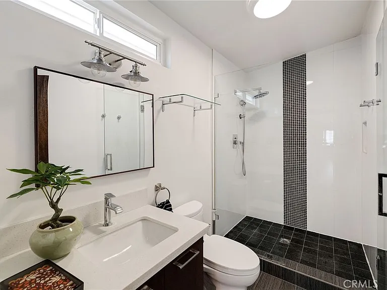 1214 1st Pl — Photo 38