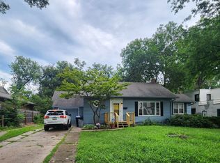 1812 SW Pembroke Ln, Topeka, KS 66604