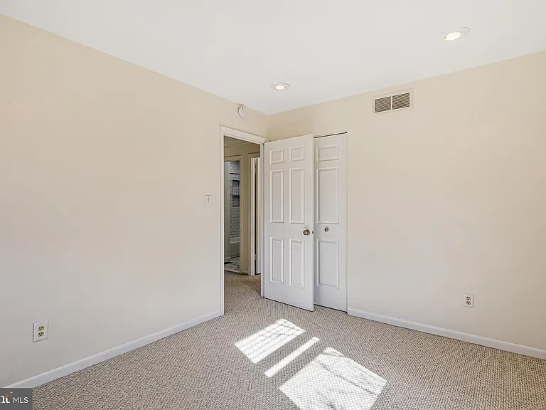 510 Retford Dr — Photo 19