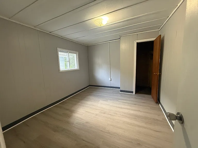 463 Oak St — Photo 11