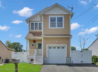 1216 Neptune Ave, Beachwood, NJ 08722