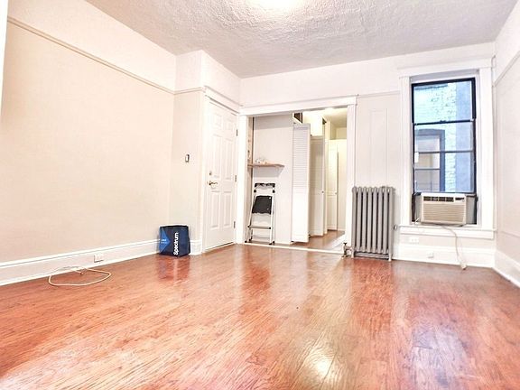 4th image of 34-21 42nd St #1N