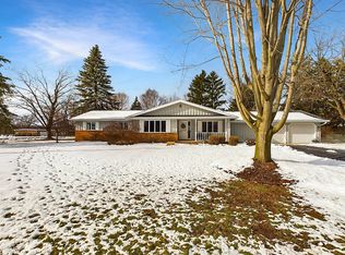 4 Meadowbrook Ct, Appleton, WI 54914