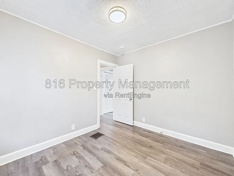 6808 S Benton Ave — Photo 17