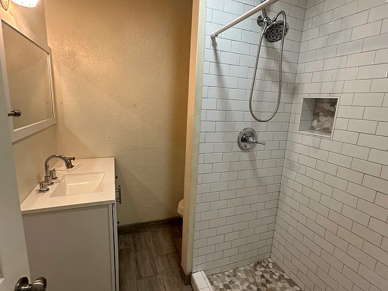 919 E Tuckey Ln #3 — Photo 10