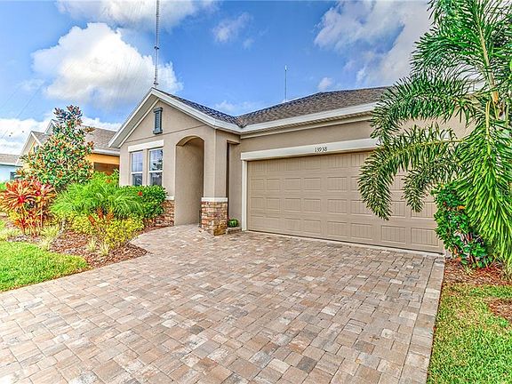 3rd image of 13938 Swallow Hill Dr