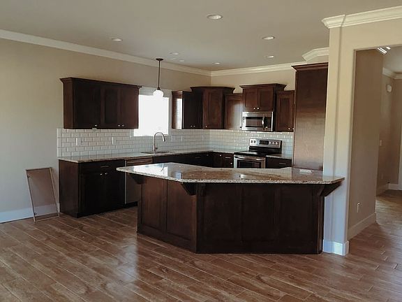 4th image of 3100 Riverstone Ave