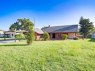 560 Paradise Island Pl, Haines City, FL 33844