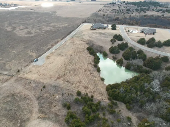 Country Club Dr, Cushing, OK 74023