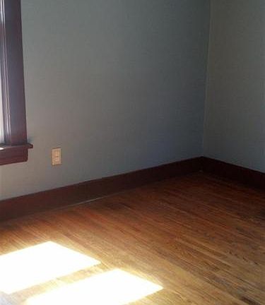 4th image of 304 W 29th St