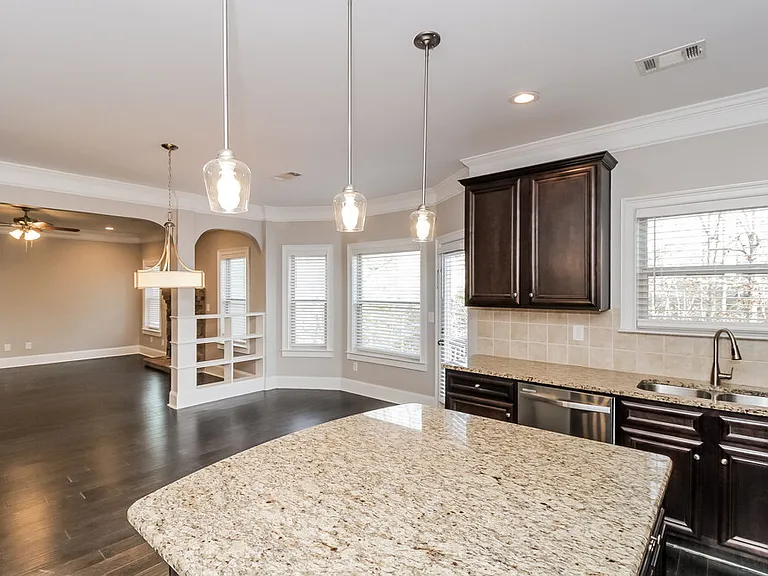 125 Cleburne Pl — Photo 8