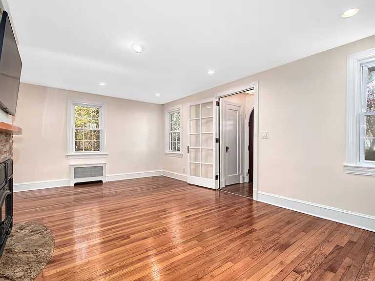 17 Haven Ave — Photo 7
