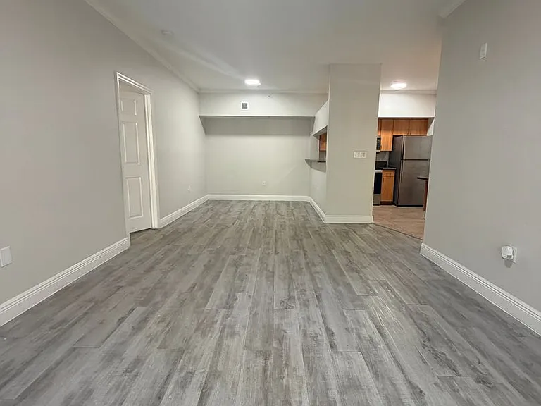 City Center Apartments — Photo 17