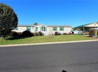 1160 Peppertree Dr, Mount Holly, NC 28120