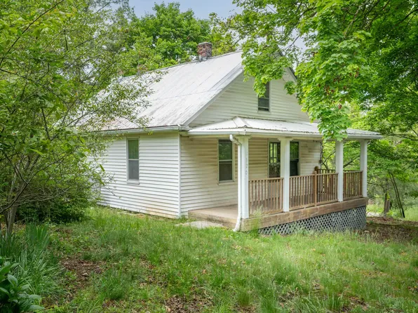 1320 Jennelle Rd, Blacksburg, VA 24060