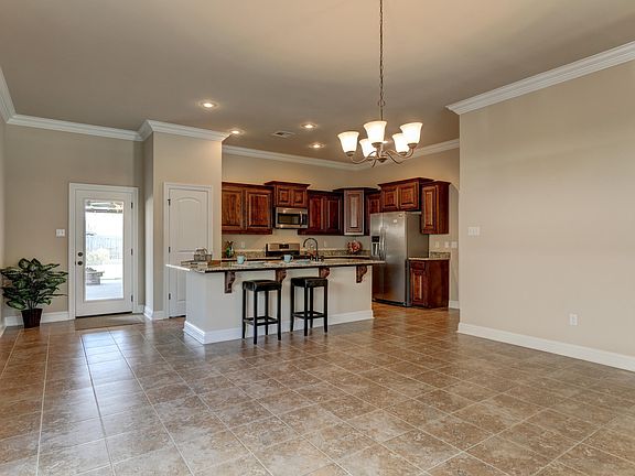4th image of 211 Rosemary Pl