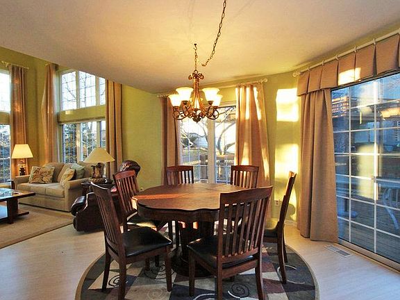3rd image of 1833 Woodland Cir