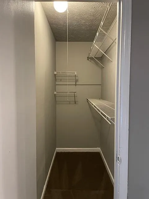 5 bed, 1200 sqft, $1,950 — Photo 4