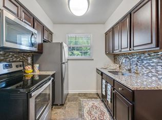 Roberts Mill Apartments and Townhomes, Maple Shade, NJ 08052