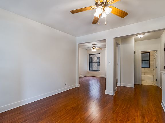 5th image of 902 W Belle Plaine Ave #1