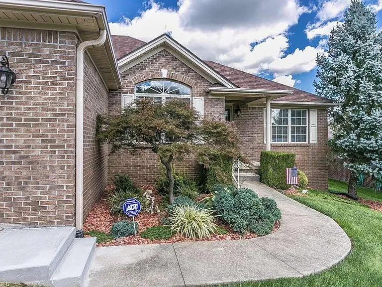 361 Reynolds Dr — Photo 13