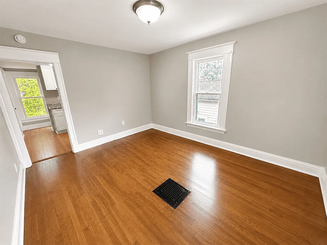 2 bed, 652 sqft, $1,100 — Photo 3