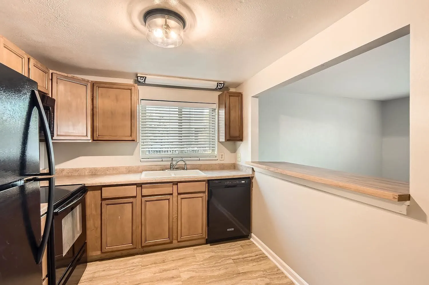 2 bed, 1.0 bath, 725 sqft, $1,750 — Photo 4