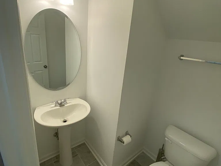 326 Warman Ave — Photo 17
