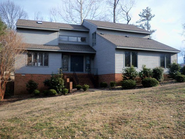 2nd image of 209 Fairfax Way