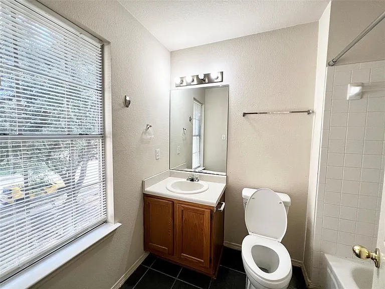 1157 Kentra Dr — Photo 14