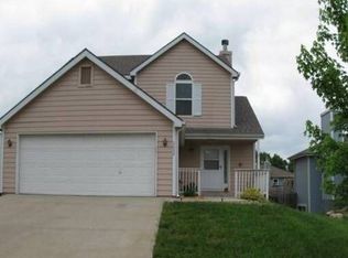 2022 E 26th Ter, Lawrence, KS 66046