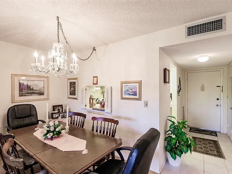 1540 Glen Oaks Dr E #B-221 — Photo 9