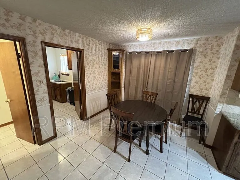 13936 Cayuga Dr — Photo 14
