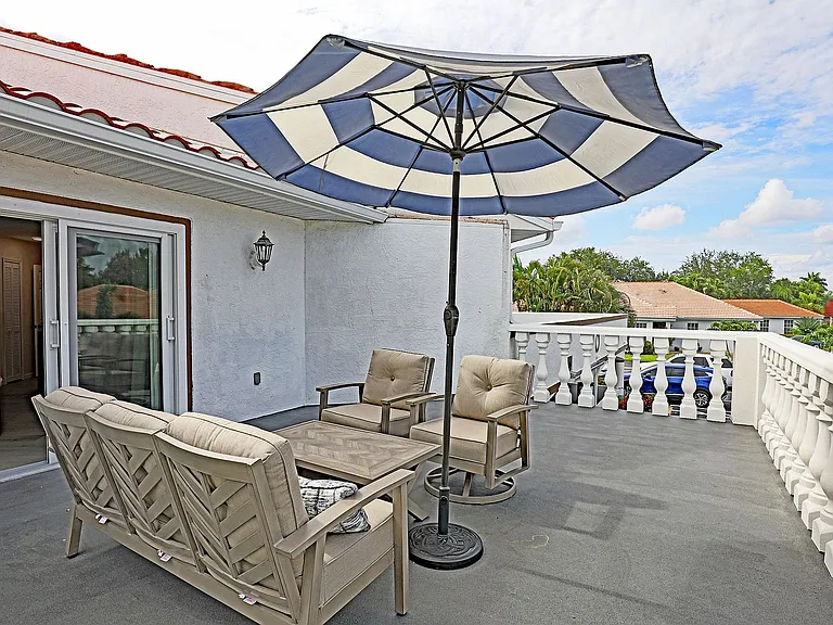 11921 Seabreeze Cove Ln — Photo 41