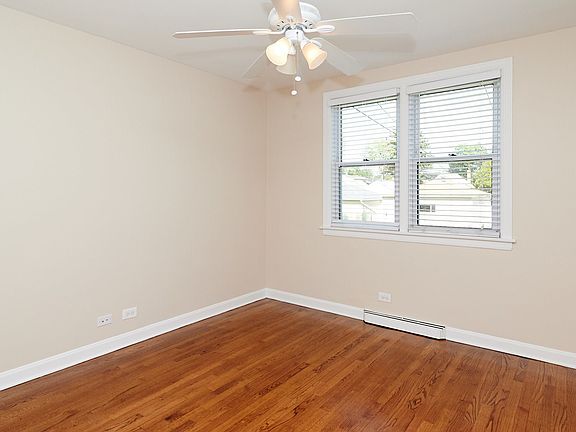 5th image of 824 Dunlop Ave