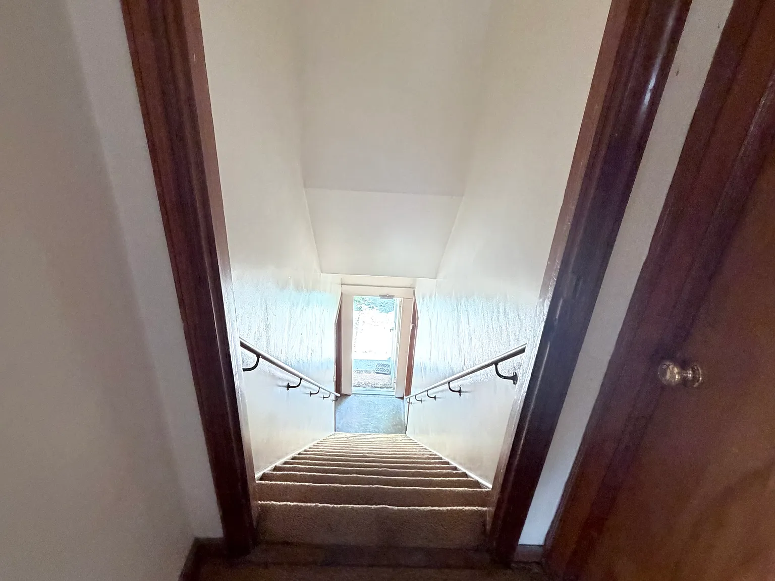 2 bed, $800 — Photo 1