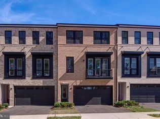 42225 Shining Star Sq, Ashburn, VA 20148