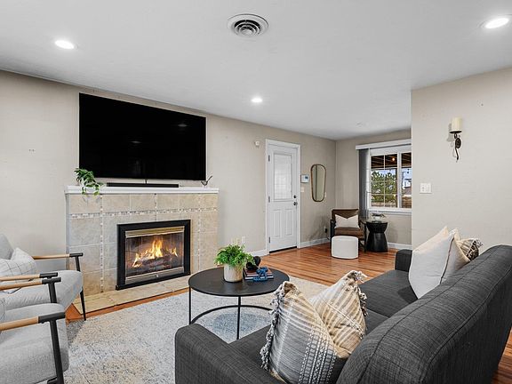 5th image of 226 N Palouse St