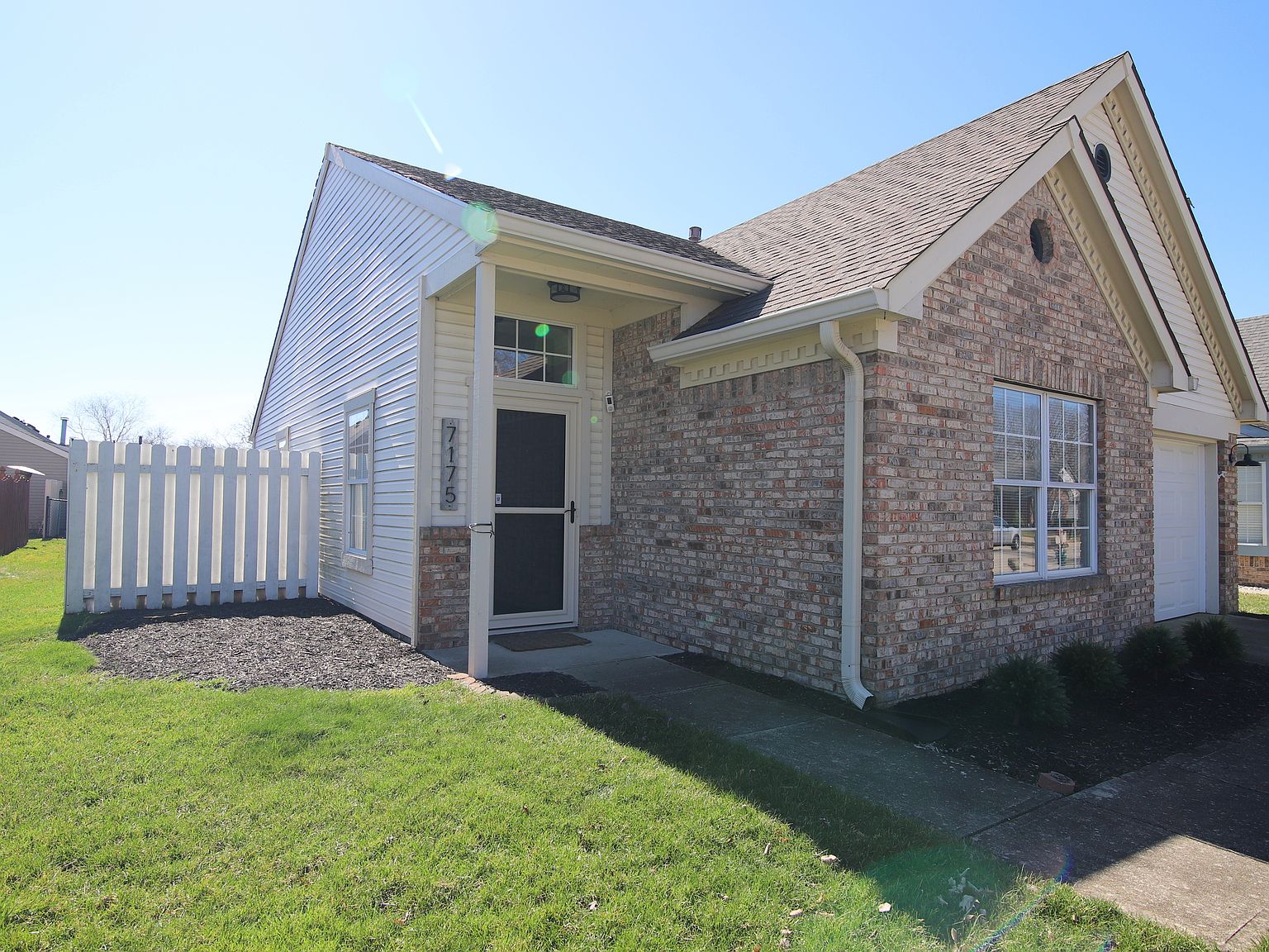 コム・デ・ギャルソン Six Number 5 7175 Woodgate Dr, Fishers, IN 46038 | Zillow
