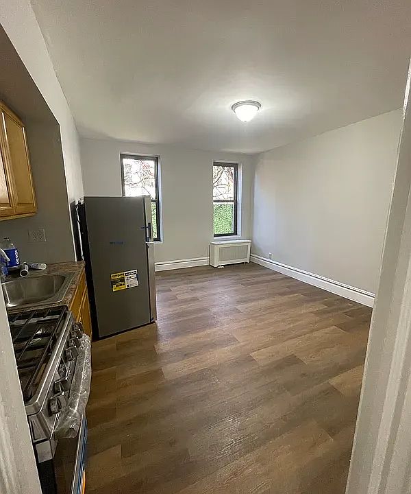 1st image of 354 E 21st St APT 4B