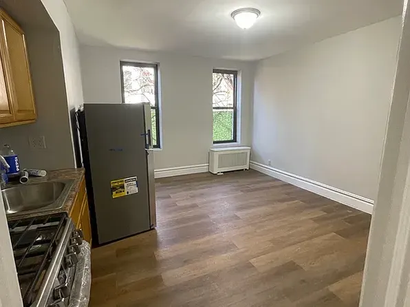 354 East 21st Street image 1 of 2