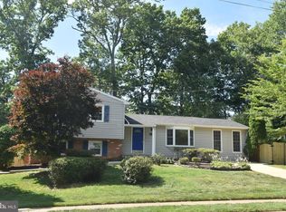 9251 Kristin Ln, Fairfax, VA 22032