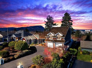 140 Hilltop Dr, Seaside, OR 97138